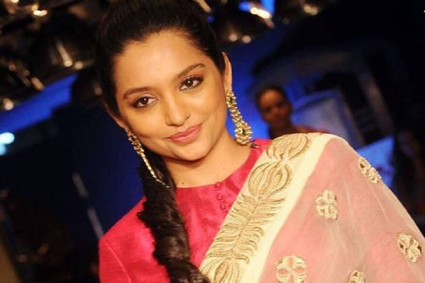 এর পরই নিজের মনে মানুষের সঙ্গে ঘর বাঁধার পথে বেছে নিলেন জুন৷ মায়ের এই সিদ্ধান্তে ছেলে মেয়েও খুব খুশি৷ এর পরই নিজের মনে মানুষের সঙ্গে ঘর বাঁধার পথে বেছে নিলেন জুন৷ মায়ের এই সিদ্ধান্তে ছেলে মেয়েও খুব খুশি৷