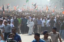 পোশাক দেখে কি আন্দোলনকারী চেনা যায়? নাম না করে মোদিকে খোঁচা মমতার পোশাক দেখে কি আন্দোলনকারী চেনা যায়? নাম না করে মোদিকে খোঁচা মমতার