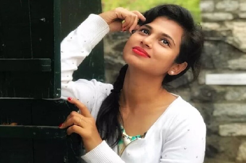 আপাতত সেই ভুয়ো অ্যাকাউন্টটির বিরুদ্ধে ব্যবস্থা নিচ্ছে পুলিশ৷ 