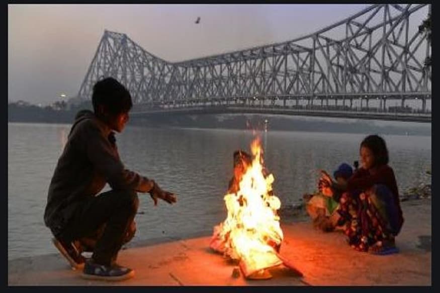 আগামী ৪৮ ঘণ্টায় এক ধাক্কায় পারদ বেশ কিছুটা নামতে পারে। দুই থেকে চার ডিগ্রি পর্যন্ত পারদ নামার সম্ভাবনা। জানিয়ে দিল আবহাওয়া দফতর৷ Representative Image আগামী ৪৮ ঘণ্টায় এক ধাক্কায় পারদ বেশ কিছুটা নামতে পারে। দুই থেকে চার ডিগ্রি পর্যন্ত পারদ নামার সম্ভাবনা। জানিয়ে দিল আবহাওয়া দফতর৷ Representative Image