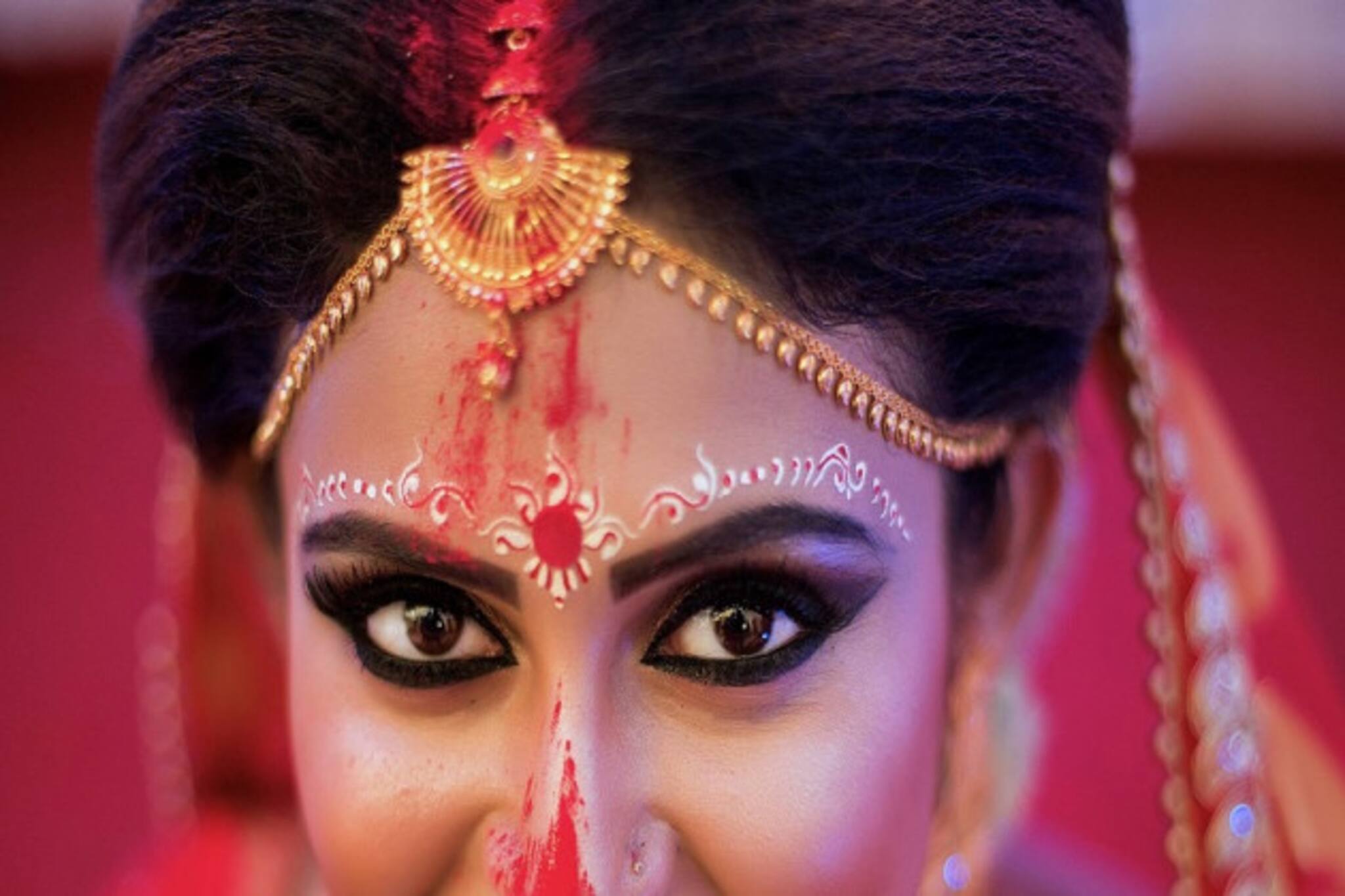 বিয়ের পরে জল বাতাসা দিয়ে কর্মক্ষেত্রে সহকর্মীদের বরণ অভিনেত্রীকে, ভাইরাল ভিডিও