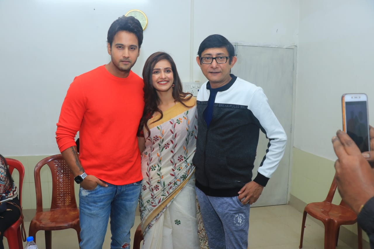 কাঞ্চন মল্লিক আবার জানালেন খাওয়া নিয়ে তার কোনও বাছবিচার নেই। সব ধরনের পিঠে বা পাটিসাপটা তার প্রিয়। কাঞ্চন মল্লিক আবার জানালেন খাওয়া নিয়ে তার কোনও বাছবিচার নেই। সব ধরনের পিঠে বা পাটিসাপটা তার প্রিয়।