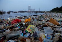 জঞ্জাল নিয়ে নাজেহাল, জরিমানার মুখে ১২৫ পুরসভা