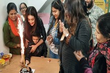 তিন তিনটি কেক কেটে জন্মদিন পালন অভিনেত্রী প্রিয়াঙ্কার! পাশে থাকলেন ছেলে সহজ... তিন তিনটি কেক কেটে জন্মদিন পালন অভিনেত্রী প্রিয়াঙ্কার! পাশে থাকলেন ছেলে সহজ...