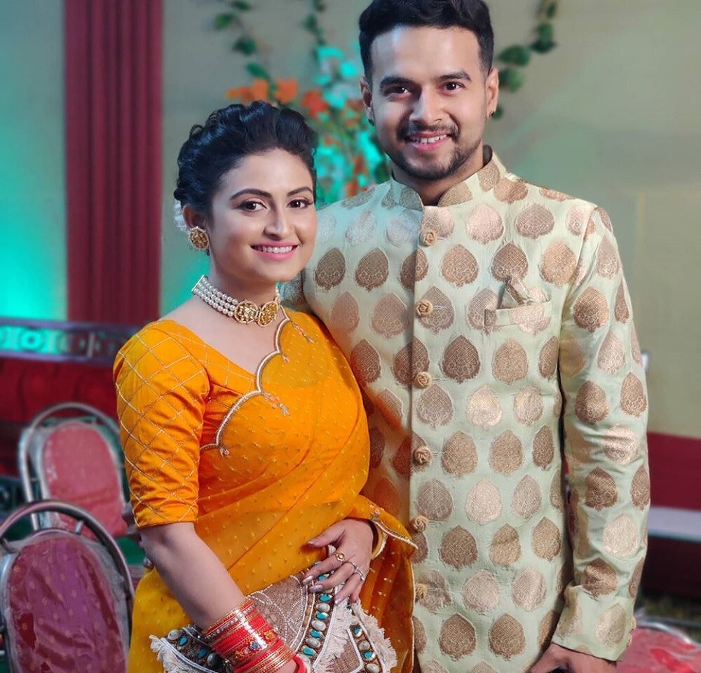 সোশ্যাল মিডিয়ায় প্রিয়ম ও শুভজিতের বিয়েবাড়ির ছবি ভাইরাল হয়েছে ৷ ছবি সৌজন্যে প্রিয়ম চক্রবর্তীর ফেসবুক অ্যাকাউন্ট ৷ সোশ্যাল মিডিয়ায় প্রিয়ম ও শুভজিতের বিয়েবাড়ির ছবি ভাইরাল হয়েছে ৷ ছবি সৌজন্যে প্রিয়ম চক্রবর্তীর ফেসবুক অ্যাকাউন্ট ৷