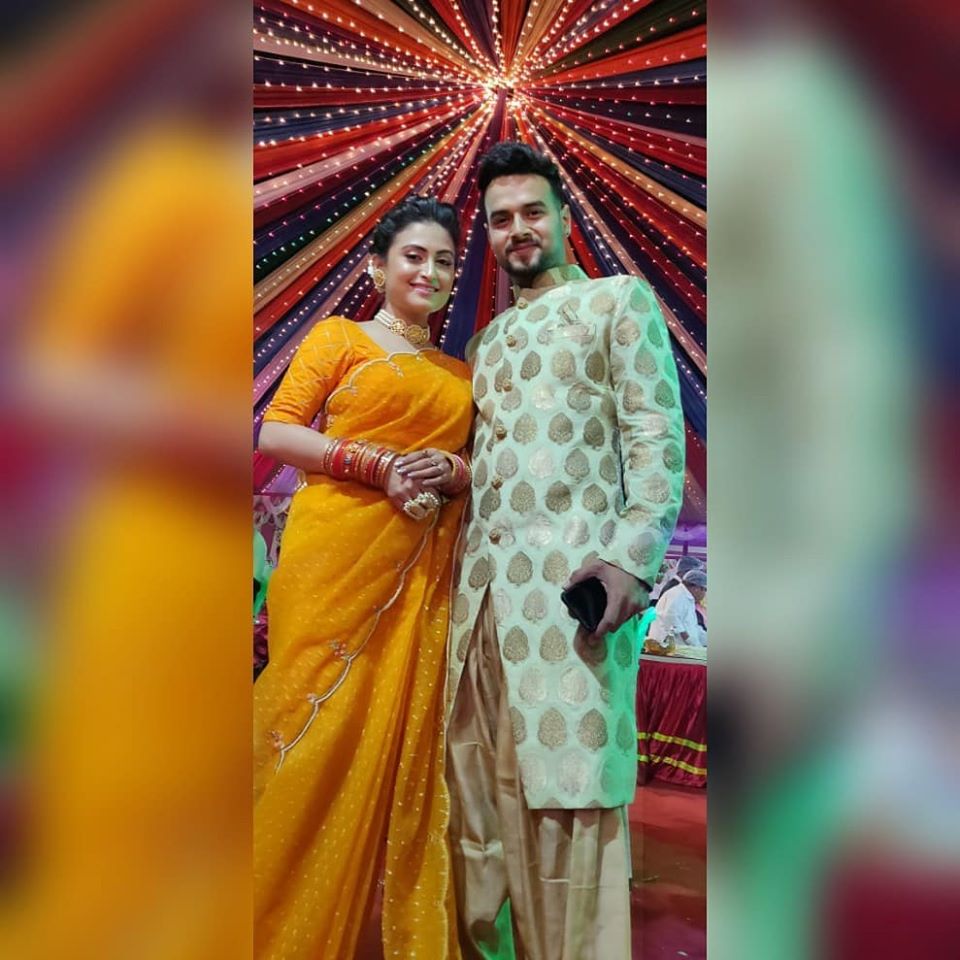 হাসিমুখে স্বামীর সঙ্গে দুর্দান্ত পোজে বাঙালি অভিনেত্রী প্রিয়ম চট্টোপাধ্যায় ৷ ছবি সৌজন্যে প্রিয়ম চক্রবর্তীর ফেসবুক অ্যাকাউন্ট ৷ হাসিমুখে স্বামীর সঙ্গে দুর্দান্ত পোজে বাঙালি অভিনেত্রী প্রিয়ম চট্টোপাধ্যায় ৷ ছবি সৌজন্যে প্রিয়ম চক্রবর্তীর ফেসবুক অ্যাকাউন্ট ৷