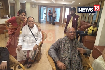 বিয়ে করলেন দীপঙ্কর দে ও দোলন রায়, দেখুন বিয়ের অ্যালবাম বিয়ে করলেন দীপঙ্কর দে ও দোলন রায়, দেখুন বিয়ের অ্যালবাম