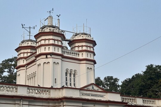 দক্ষিণবঙ্গে রাতের দিকে হালকা শীতের ভাব থাকলেও দিনের বেলায় তা উধাও হবে। আগামী কয়েক দিন রাজ্যজুড়ে রৌদ্রকরোজ্জ্বল আবহাওয়া।