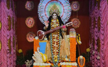 ৫) সকালে উঠে কিন্তু হলুদ স্নান মাস্ট ৷ তাই অল্প হলেও, গায়ে হলুদ ঠেকিয়ে নিন স্নানের সময় ৷ তারপরেই পুজোয় বসুন ৷ ৫) সকালে উঠে কিন্তু হলুদ স্নান মাস্ট ৷ তাই অল্প হলেও, গায়ে হলুদ ঠেকিয়ে নিন স্নানের সময় ৷ তারপরেই পুজোয় বসুন ৷