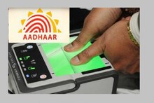 জোর কদমে নির্বাচন কমিশনের তোড়জোড়, ভোটার কার্ডের সঙ্গে আধার লিঙ্ক জরুরি !