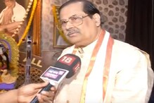 বাগদেবীর আরাধনায় মেতে উঠলেন পণ্ডিত অজয় চক্রবর্তী বাগদেবীর আরাধনায় মেতে উঠলেন পণ্ডিত অজয় চক্রবর্তী