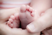 শিশু কন্যা চুরি! গ্রেফতার দম্পতি