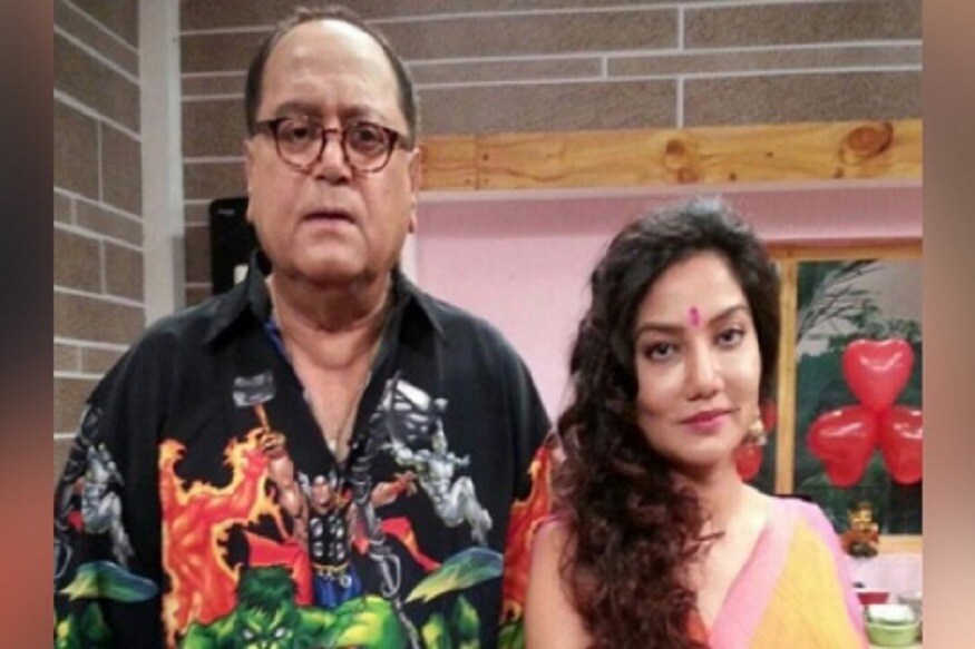 শুক্রবার শ্বাসকষ্ট ও শারীরিক জটিলতা নিয়েই কলকাতার এক বেসরকারি হাসপাতালে ভর্তি হয়েছিলেন ৷ তাঁকে দেখছেন ফুসফুস বিশেষজ্ঞ অংশুমান মুখোপাধ্যায় ও ক্রিটিক্যাল কেয়ার ইউনিটের বিশেষজ্ঞ চিকিৎসক সুশ্রুত বন্দ্যোপাধ্যায় ৷ তিনি আগর থেকে অনেকটাই ভাল আছেন বিকেলের দিকে তাঁকে জেনারেল বেডে শিফট করা হতে পারে বলেই জানা গিয়েছে ৷গতকালই সন্ধে ৬.৪০ মিনিটে সল্টলেকের এক বেসকারি হাসপাতালে ভর্তি হয়েছিলেন ৷ শুক্রবার শ্বাসকষ্ট ও শারীরিক জটিলতা নিয়েই কলকাতার এক বেসরকারি হাসপাতালে ভর্তি হয়েছিলেন ৷ তাঁকে দেখছেন ফুসফুস বিশেষজ্ঞ অংশুমান মুখোপাধ্যায় ও ক্রিটিক্যাল কেয়ার ইউনিটের বিশেষজ্ঞ চিকিৎসক সুশ্রুত বন্দ্যোপাধ্যায় ৷ তিনি আগর থেকে অনেকটাই ভাল আছেন বিকেলের দিকে তাঁকে জেনারেল বেডে শিফট করা হতে পারে বলেই জানা গিয়েছে ৷গতকালই সন্ধে ৬.৪০ মিনিটে সল্টলেকের এক বেসকারি হাসপাতালে ভর্তি হয়েছিলেন ৷