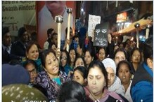 বিজেপির মশাল মিছিল আটকে দিল পুলিশ, ধুন্ধুমার কাণ্ড লকেটের বিজেপির মশাল মিছিল আটকে দিল পুলিশ, ধুন্ধুমার কাণ্ড লকেটের