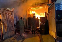 বিধ্বংসী আগুন নয়াদিল্লির প্রতাপগড়ে, পুড়ে মৃত ১, ঘটনাস্থলে দমকলের ৩০টি ইঞ্জিন
