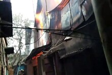 উল্টোডাঙায় কাঠের গুদামে আগুন, ঘটনাস্থলে দমকলের ৬টি ইঞ্জিন