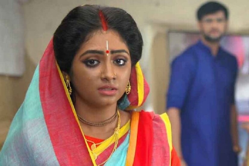 তারপরেই ‘কৃষ্ণকলি’। এই সিরিয়ালটি বেশ কয়েক সপ্তাহ সেরা স্থান পেয়েছিল। কিন্তু এখন এর গল্পে পরিবর্তন আসায় দর্শক তেমন পছন্দ করেননি। photo source collected