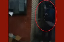 লাঠি হাতে JNU তে তিনটি গার্লস হোস্টেলে নজিরবিহীন হামলা, দেখুন ভিডিও