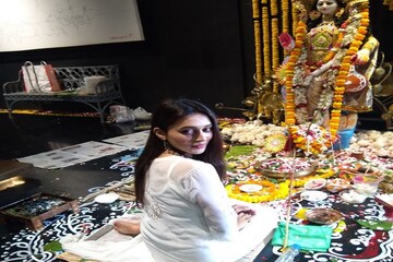 বাগদেবীর আরাধনায় মিমি-সোহিনী-পায়েল-যশ, দেখুন ছবি