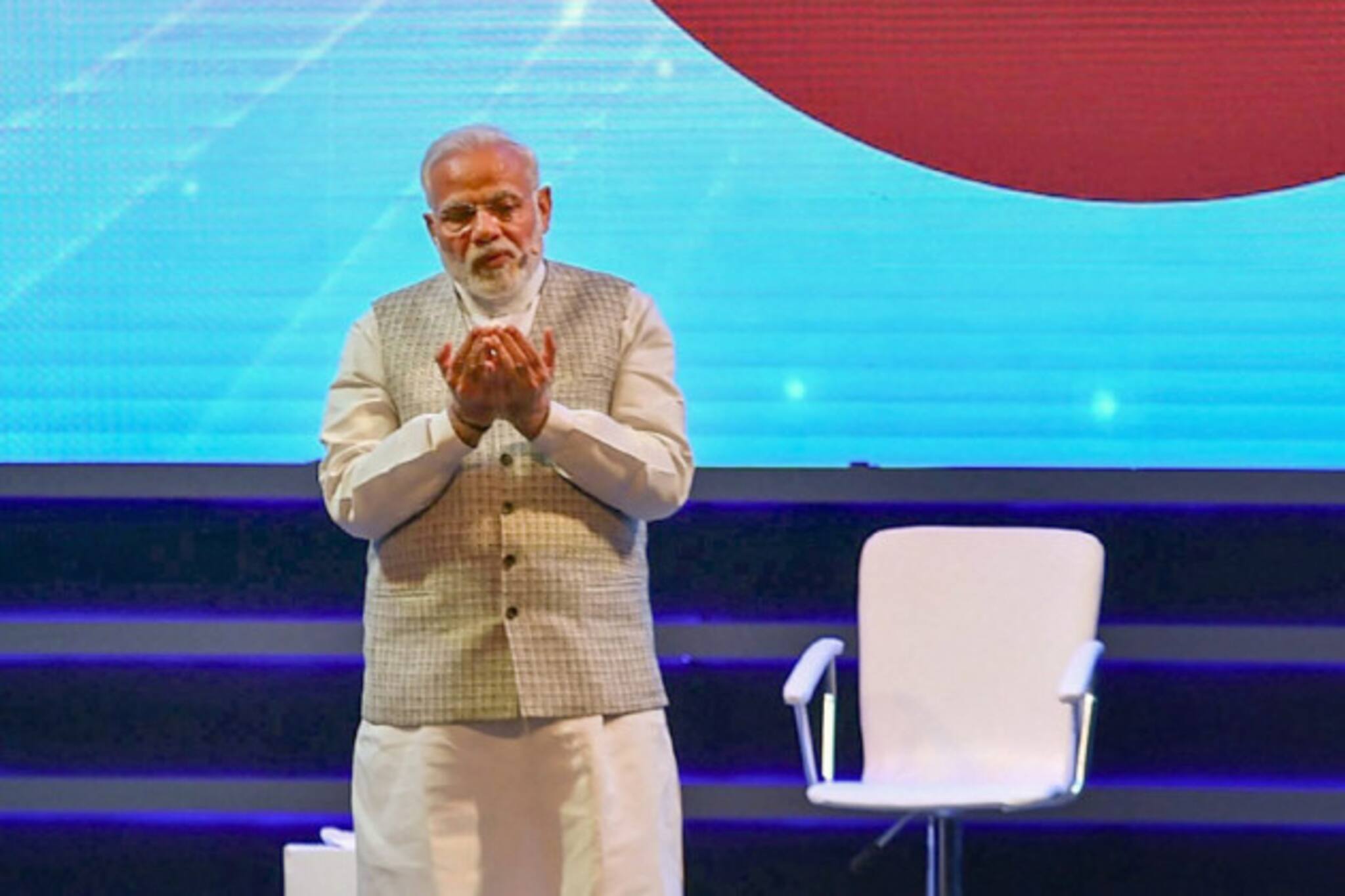 ছাত্ররা জিজ্ঞাসা করলেন, সকালে পড়ব না রাতে? উত্তরে মোদি যা বললেন