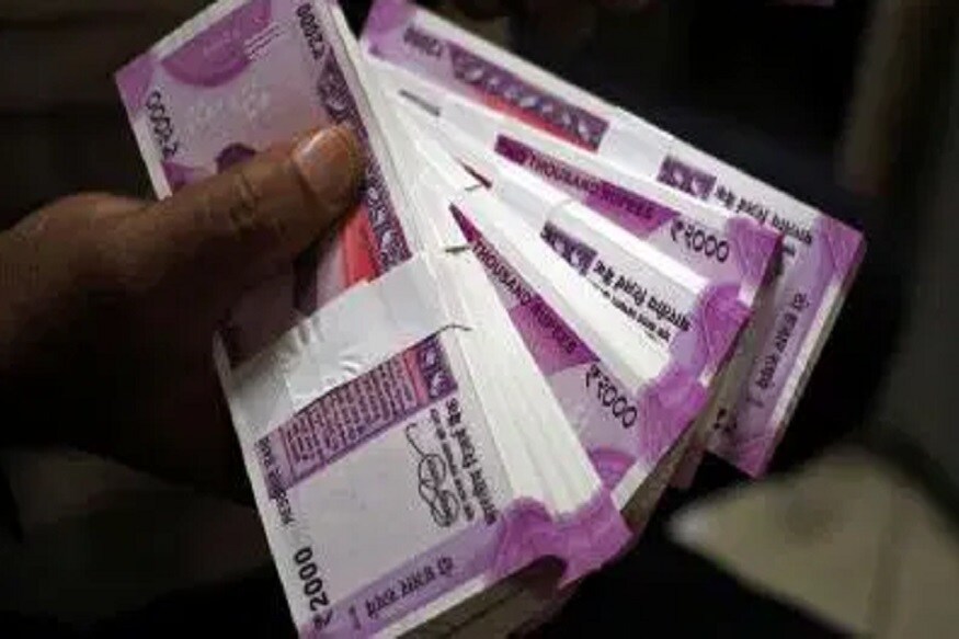 এই নিয়ম CBDT-র তরফে জারি করা হয়েছে ৷ ১৬ জানুয়ারি থেকে লাগু করা হয়েছে নিয়ম ৷ এই নিয়ম কেবল তাদের জন্য প্রযোজ্য যাদের বার্ষিক আয় ২.৫ লক্ষ টাকার বেশি ৷ এই নিয়ম CBDT-র তরফে জারি করা হয়েছে ৷ ১৬ জানুয়ারি থেকে লাগু করা হয়েছে নিয়ম ৷ এই নিয়ম কেবল তাদের জন্য প্রযোজ্য যাদের বার্ষিক আয় ২.৫ লক্ষ টাকার বেশি ৷