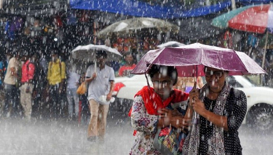 বৃহস্পতিবার কলকাতা-সহ রাজ্যজুড়ে বৃষ্টির পূর্বাভাস। মেঘলা আকাশ ও দু’এক পশলা হালকা বৃষ্টি হবে কলকাতায়। হালকা থেকে মাঝারি বৃষ্টি জেলার বিভিন্ন জায়গায়। রাজ্যজুড়ে মেঘলা আকাশ বৃহস্পতিবার। বৃহস্পতিবার কলকাতা-সহ রাজ্যজুড়ে বৃষ্টির পূর্বাভাস। মেঘলা আকাশ ও দু’এক পশলা হালকা বৃষ্টি হবে কলকাতায়। হালকা থেকে মাঝারি বৃষ্টি জেলার বিভিন্ন জায়গায়। রাজ্যজুড়ে মেঘলা আকাশ বৃহস্পতিবার।