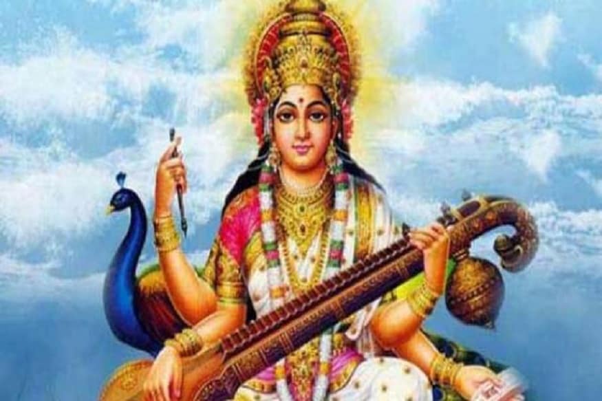 দেবীর আরাধনা করেন। পুরোহিত পুজো শুরু করার আগে পর্যন্ত দেবীর মুখ ঢাকা থাকে। পুজোর অর্ঘ্যর পাশাপাশি দেবীর পুজোর আরকটি প্রধান অংশ ছাত্রছাত্রীদের পাঠ্যপুস্তক। সরস্বতী পুজোর একটি বিশেষ ফুল হল পলাশ। দেবীর অঞ্জলীর জন্য এটি একটি অত্যাবশ্যকীয় উপাদান। দেবীর আরাধনা করেন। পুরোহিত পুজো শুরু করার আগে পর্যন্ত দেবীর মুখ ঢাকা থাকে। পুজোর অর্ঘ্যর পাশাপাশি দেবীর পুজোর আরকটি প্রধান অংশ ছাত্রছাত্রীদের পাঠ্যপুস্তক। সরস্বতী পুজোর একটি বিশেষ ফুল হল পলাশ। দেবীর অঞ্জলীর জন্য এটি একটি অত্যাবশ্যকীয় উপাদান।