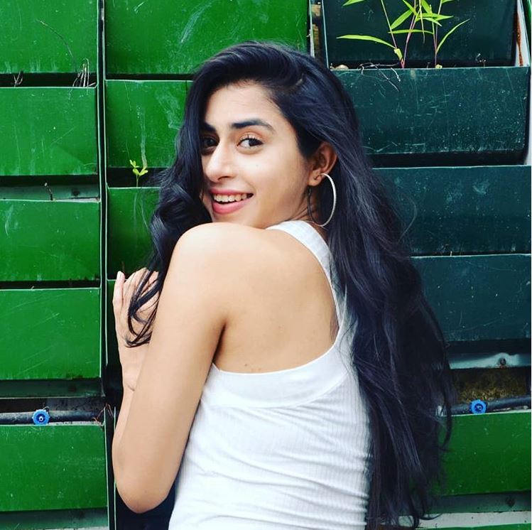 সেজলের মৃত্যুর খবর পেয়ে মুম্বইয়ে তাঁর বন্ধু এবং সহ-অভিনেতারা স্তম্ভিত ৷ এক সহ-অভিনেতা জানিয়েছেন, ১০ দিন আগেও তাঁর সঙ্গে সেজলের দেখা হয় ৷ এবং পরে হোয়াটসঅ্যাপেও কথা হয়েছিল ৷ সেজল যে এমনটা করে বসবে, তারা কেউ বুঝতেই পারেননি ৷ সেজলের মৃত্যুর খবর পেয়ে মুম্বইয়ে তাঁর বন্ধু এবং সহ-অভিনেতারা স্তম্ভিত ৷ এক সহ-অভিনেতা জানিয়েছেন, ১০ দিন আগেও তাঁর সঙ্গে সেজলের দেখা হয় ৷ এবং পরে হোয়াটসঅ্যাপেও কথা হয়েছিল ৷ সেজল যে এমনটা করে বসবে, তারা কেউ বুঝতেই পারেননি ৷