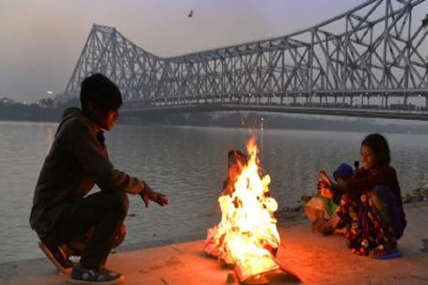 পশ্চিমের জেলাগুলিতে ১০ ডিগ্রির নিচে তাপমাত্রা নামার সম্ভাবনা। দার্জিলিং, জলপাইগুড়ি ও সিকিমে আজও বৃষ্টি হয়েছে। আগামীকাল থেকে সকালে কুয়াশা থাকলেও পরে আকাশ পরিষ্কার থাকবে। পশ্চিমের জেলাগুলিতে ১০ ডিগ্রির নিচে তাপমাত্রা নামার সম্ভাবনা। দার্জিলিং, জলপাইগুড়ি ও সিকিমে আজও বৃষ্টি হয়েছে। আগামীকাল থেকে সকালে কুয়াশা থাকলেও পরে আকাশ পরিষ্কার থাকবে।