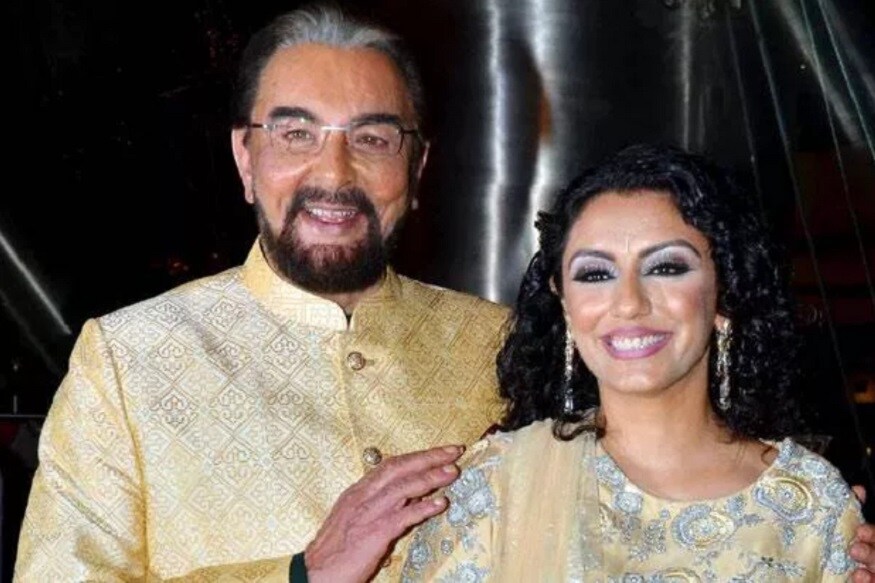 এরপরে ৭০ বছর বয়সে কবীর বেদী পারভিন দোসাঁজের সঙ্গে চতুর্থবার বিবাহ বন্ধনে আবদ্ধ হয়েছেন ৷ পারভিন একজন টিভি প্রযোজক ৷ ১০ বছর একে অপরের সঙ্গে ডেট করেছেন তাঁরা ৷ ২০১৬-তে দু'জনে বিয়ে করেছিলেন ৷ কবীরে বেদীর চতুর্থ স্ত্রী তাঁর মেয়ে পূজা বেদীর থেকে মাত্র ৫ বছরের ছোট ৷ এই বিয়ের পরে শোনা গিয়েছিল পূজার সঙ্গে কবীরের সম্পর্ক খারাপ হয়ে গিয়েছিল ৷ সংগৃহীত ছবি ৷ এরপরে ৭০ বছর বয়সে কবীর বেদী পারভিন দোসাঁজের সঙ্গে চতুর্থবার বিবাহ বন্ধনে আবদ্ধ হয়েছেন ৷ পারভিন একজন টিভি প্রযোজক ৷ ১০ বছর একে অপরের সঙ্গে ডেট করেছেন তাঁরা ৷ ২০১৬-তে দু'জনে বিয়ে করেছিলেন ৷ কবীরে বেদীর চতুর্থ স্ত্রী তাঁর মেয়ে পূজা বেদীর থেকে মাত্র ৫ বছরের ছোট ৷ এই বিয়ের পরে শোনা গিয়েছিল পূজার সঙ্গে কবীরের সম্পর্ক খারাপ হয়ে গিয়েছিল ৷ সংগৃহীত ছবি ৷