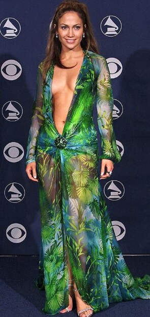 ২০০০-এ গ্র্যামি অ্যাওয়ার্ডে তিনি পরেছিলেন এই পোশাক৷ 