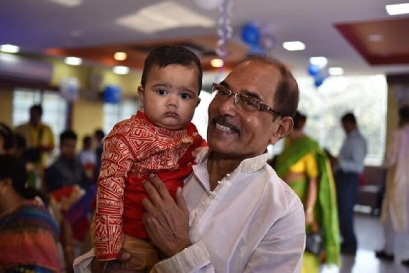 কয়েক মাস আগেই বিশ্বজিৎ ও অন্তরার প্রথম সন্তানের ভাত খাওয়া হয়েছে ৷ সংগৃহীত ছবি ৷