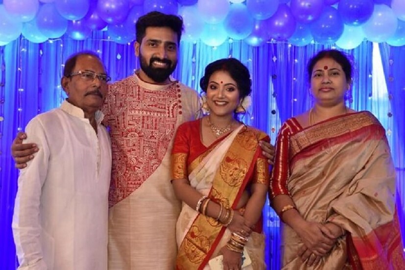 বেশ কয়েক বছর প্রেমের পরে, ২০১৭ সালে বিয়ে হয়েছিল বিশ্বজিৎ ও অন্তরার ৷ সংগৃহীত ছবি ৷
