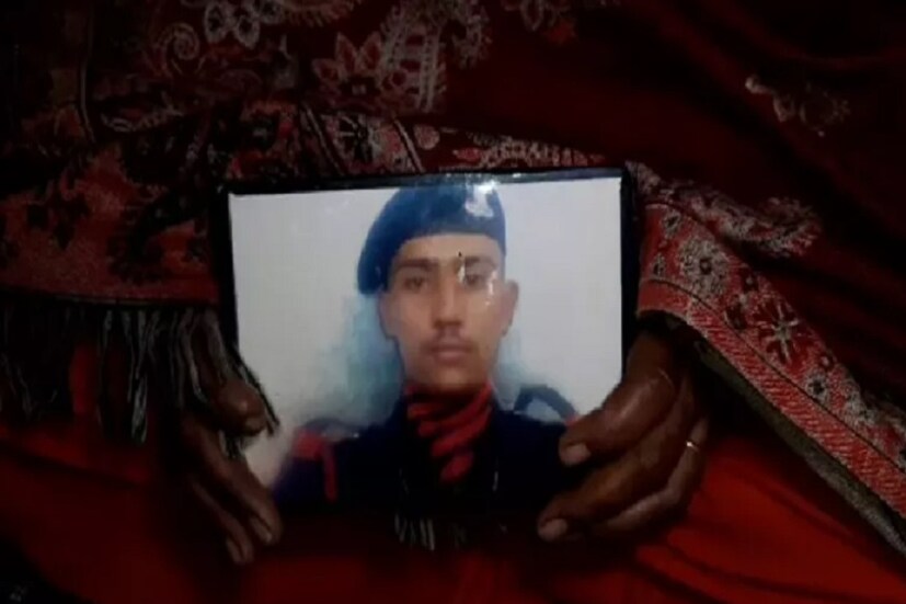 জওয়ান রঞ্জিৎ সলরিয়ার ২০১৯ সালের জানুারি মাসে বিয়ে হয়েছিল ৷ ডিসেম্বরে ঘরে জন্ম নিয়েছিল ফুটফুটে কন্যা সন্তান ৷ 