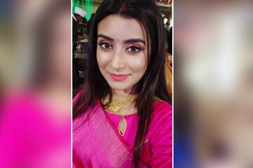 মিষ্টি রঙের শাড়ি-ব্লাউজে দুর্দান্ত নকশা, বিয়েবাড়িতে ঝড়ের অন্য নাম সুমনা মিষ্টি রঙের শাড়ি-ব্লাউজে দুর্দান্ত নকশা, বিয়েবাড়িতে ঝড়ের অন্য নাম সুমনা