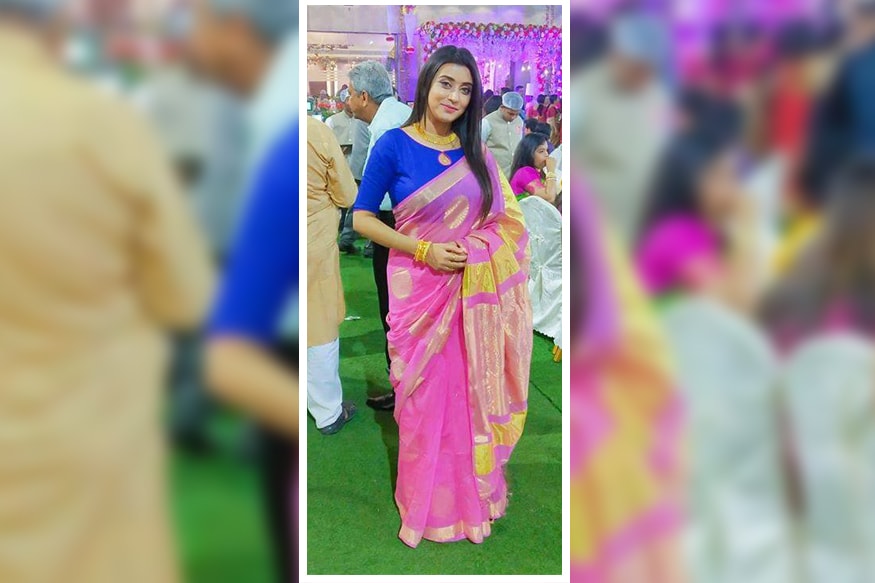 এইবার আরও কিছু ছবি পোস্ট করে অভিনেত্রী লিখেছেন Wedlock💕💕💕💕 ৷ ছবি সৌজন্যে সুমনা চক্রবর্তীর ফেসবুক অ্যাকাউন্ট ৷ এইবার আরও কিছু ছবি পোস্ট করে অভিনেত্রী লিখেছেন Wedlock💕💕💕💕 ৷ ছবি সৌজন্যে সুমনা চক্রবর্তীর ফেসবুক অ্যাকাউন্ট ৷