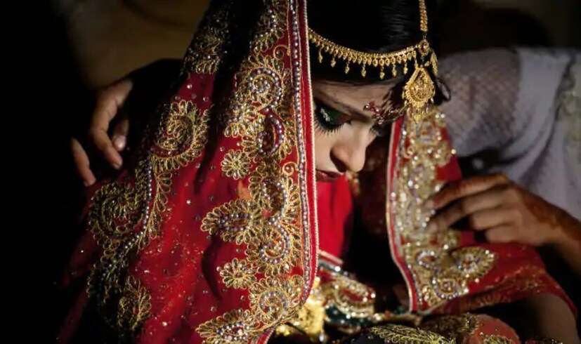 • তবে এই ঘটনা এ দেশের নয় ৷ ঘটনাটি ঘটেছে ভারতের প্রতিবেশী দেশ পাকিস্তানে ৷ প্রতীকী চিত্র ৷