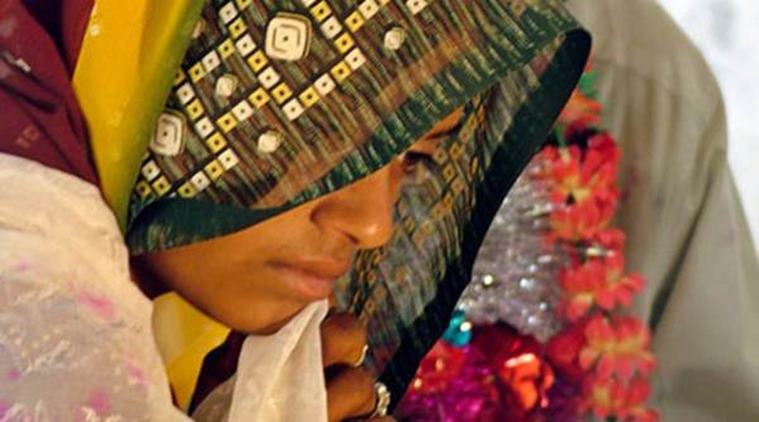 • গত বছর অক্টোবর মাসে এক নাবালিকাকে অপহরণ করে তারপর ইসলাম ধর্মে ধর্মান্তরিত করে বিয়ে করার অভিযোগ উঠেছিল পাকিস্তানের এক যুবকের বিরুদ্ধে। সেই বিয়েকেই বৈধ তকমা দিল পাক আদালত ৷ প্রতীকী চিত্র ৷ • গত বছর অক্টোবর মাসে এক নাবালিকাকে অপহরণ করে তারপর ইসলাম ধর্মে ধর্মান্তরিত করে বিয়ে করার অভিযোগ উঠেছিল পাকিস্তানের এক যুবকের বিরুদ্ধে। সেই বিয়েকেই বৈধ তকমা দিল পাক আদালত ৷ প্রতীকী চিত্র ৷
