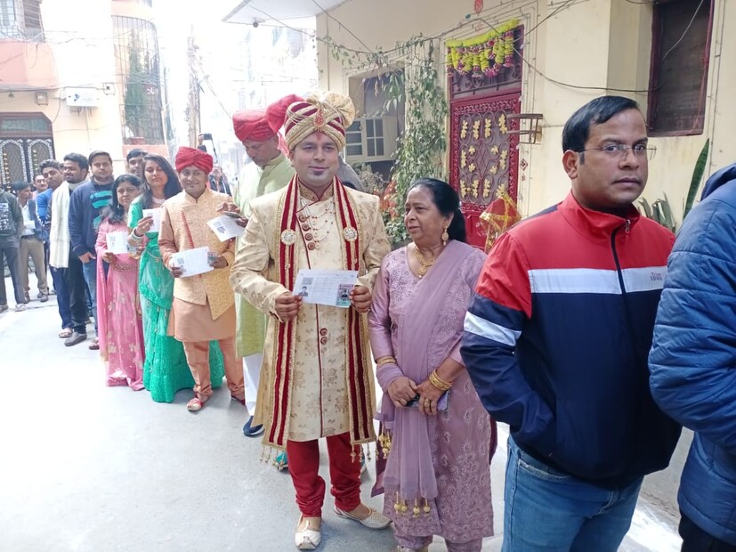 দিল্লিতে এ বছর মোট ভোটার ১ কোটি ৪৮ লক্ষ ৷ কিউআর কোড থেকে মোবাইল অ্যাপ- এবারের দিল্লি ভোটে প্রযুক্তিকে ব্যাপক ভাবে ব্যবহার করছে নির্বাচন কমিশন। গোটা দিল্লিতেই কড়া নিরাপত্তা ব্যবস্থা ৷ বিশেষভাবে নজর রাখা হচ্ছে শাহিনবাগ-সহ বিভিন্ন স্পর্শকাতর এলাকায় ৷ Photo: Nakul Sharma