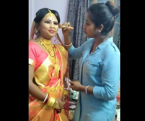 তবে শুধু লক্ষ্মী নয়, সব শহরেই ছড়িয়ে ছিটিয়ে আছে এই ‘ছপক’-এর ছিঁটে ! যে ছপকে এক মেয়ের দুম করে জীবনের মোড় ঘুরে যায়, কঠিন হয়ে পড়ে জীবন চলা ৷ Photo: facebook তবে শুধু লক্ষ্মী নয়, সব শহরেই ছড়িয়ে ছিটিয়ে আছে এই ‘ছপক’-এর ছিঁটে ! যে ছপকে এক মেয়ের দুম করে জীবনের মোড় ঘুরে যায়, কঠিন হয়ে পড়ে জীবন চলা ৷ Photo: facebook