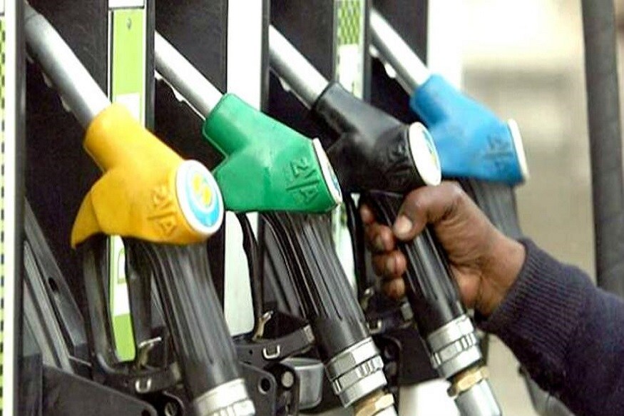 HPCL, BPCL, IOC গ্রাহকদের জন্য বিশেষ সুবিধা রয়েছে ৷ ৪ মাসে সব থেকে সস্তা হয়েছে পেট্রোল-ডিজেলের দাম ৷ প্রতীকী ছবি ৷ HPCL, BPCL, IOC গ্রাহকদের জন্য বিশেষ সুবিধা রয়েছে ৷ ৪ মাসে সব থেকে সস্তা হয়েছে পেট্রোল-ডিজেলের দাম ৷ প্রতীকী ছবি ৷