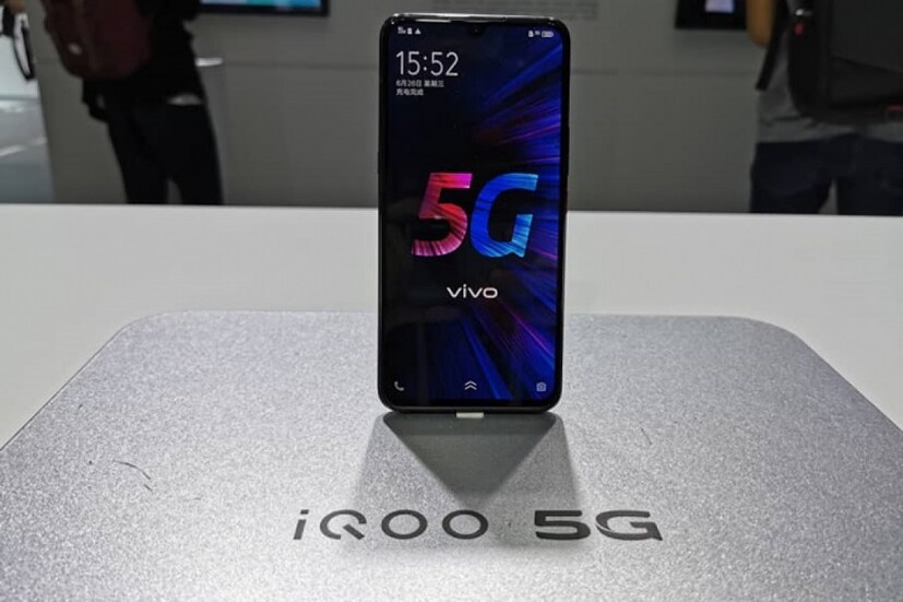 কোম্পানি অনুযায়ী IQOO 3 পারফর্মেন্স আর বেস্ট 5G টেকনোলোজির মিলন। এতে বেস্ট পারফর্মেন্স, দারুণ ক্যামেরা, শাক্তিসালী ব্যাটারি আর সব থেকে ভাল গেমিং এক্সপিরিয়েন্স। গেমিংয়ের জন্য় এইফোনে থাকবে একটি বিশেষ বাটন। আরও থাকছে ১৮০ Hz টাচ রেসপন্স।