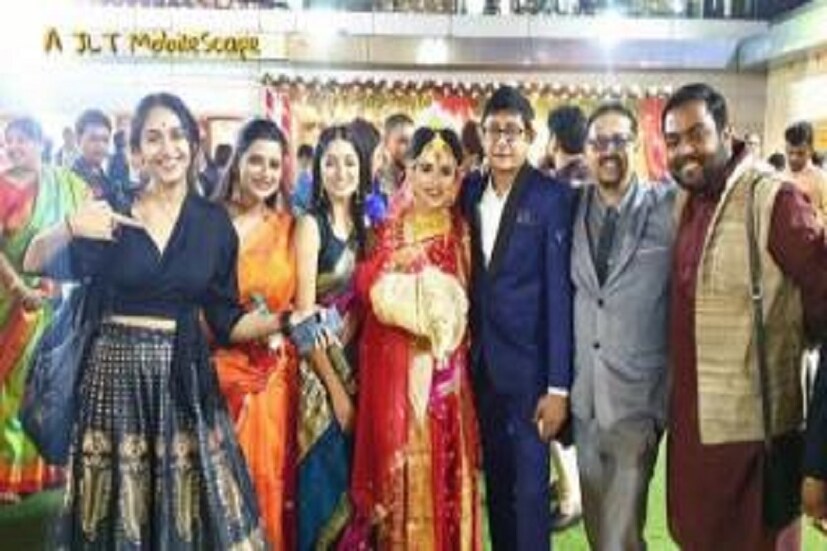 বিয়েতে উপস্থিত ছিলেন মানালি দে, ঈশা সাহা, কাঞ্চন মল্লিক সহ একঝাঁক তারকা ৷ সংগৃহীত ছবি ৷