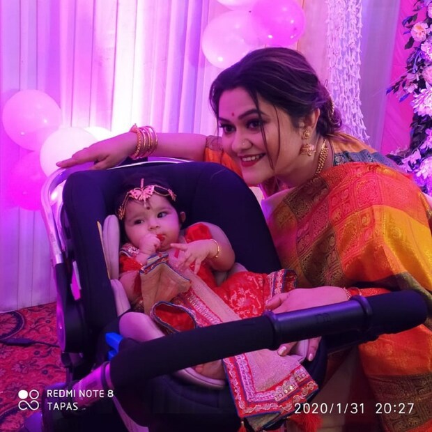 কনীনিকার মিষ্টি মেয়ের ছবি দেখে পাগল গোটা নেটিজেনরা। দেখলেই মনে হবে যেন গাল টিপে আদর করতে। photo source Instagram 