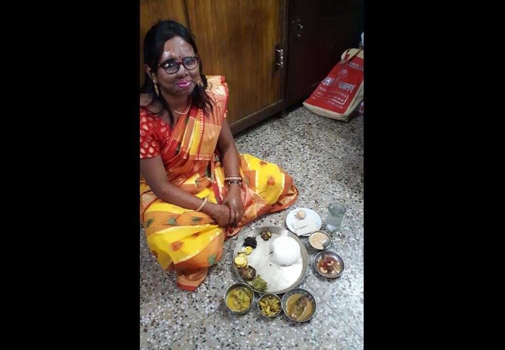 সঞ্চয়িতা যুক্ত রয়েছেন এক সমাজসেবী সংস্থার সঙ্গে ৷ এই সংস্থার অপরাজিতা গঙ্গোপাধ্যায়ের উদ্যোগেই বিয়ের আয়োজন ৷ দমদমে নতুন সংসার গোছানোর জন্য নতুন করে স্বপ্ন দেখছেন সঞ্চয়িতা দে যাদব ৷ Photo: Facebook সঞ্চয়িতা যুক্ত রয়েছেন এক সমাজসেবী সংস্থার সঙ্গে ৷ এই সংস্থার অপরাজিতা গঙ্গোপাধ্যায়ের উদ্যোগেই বিয়ের আয়োজন ৷ দমদমে নতুন সংসার গোছানোর জন্য নতুন করে স্বপ্ন দেখছেন সঞ্চয়িতা দে যাদব ৷ Photo: Facebook