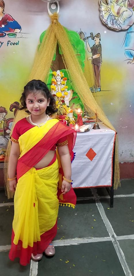 মেয়ের ছবি ইনস্টাগ্রামে শেয়ার করে শামি লেখেন, ‘দারুন লাগছে বেটা। তোমাকে অনেক ভালোবাসি, ঈশ্বর তোমার মঙ্গল করুন। খুব তাড়াতাড়ি দেখা হবে।’ Photo Courtesy: Hasin Jahan/Facebook মেয়ের ছবি ইনস্টাগ্রামে শেয়ার করে শামি লেখেন, ‘দারুন লাগছে বেটা। তোমাকে অনেক ভালোবাসি, ঈশ্বর তোমার মঙ্গল করুন। খুব তাড়াতাড়ি দেখা হবে।’ Photo Courtesy: Hasin Jahan/Facebook