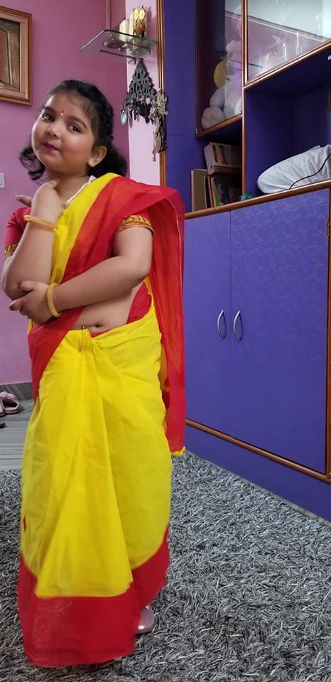 বাসন্তী শাড়িতে মেয়ের আরও ছবি সোশ্যাল মিডিয়ায় পোস্ট করেন শামি-পত্নী হাসিনও ৷ Photo Courtesy: Hasin Jahan/Facebook বাসন্তী শাড়িতে মেয়ের আরও ছবি সোশ্যাল মিডিয়ায় পোস্ট করেন শামি-পত্নী হাসিনও ৷ Photo Courtesy: Hasin Jahan/Facebook