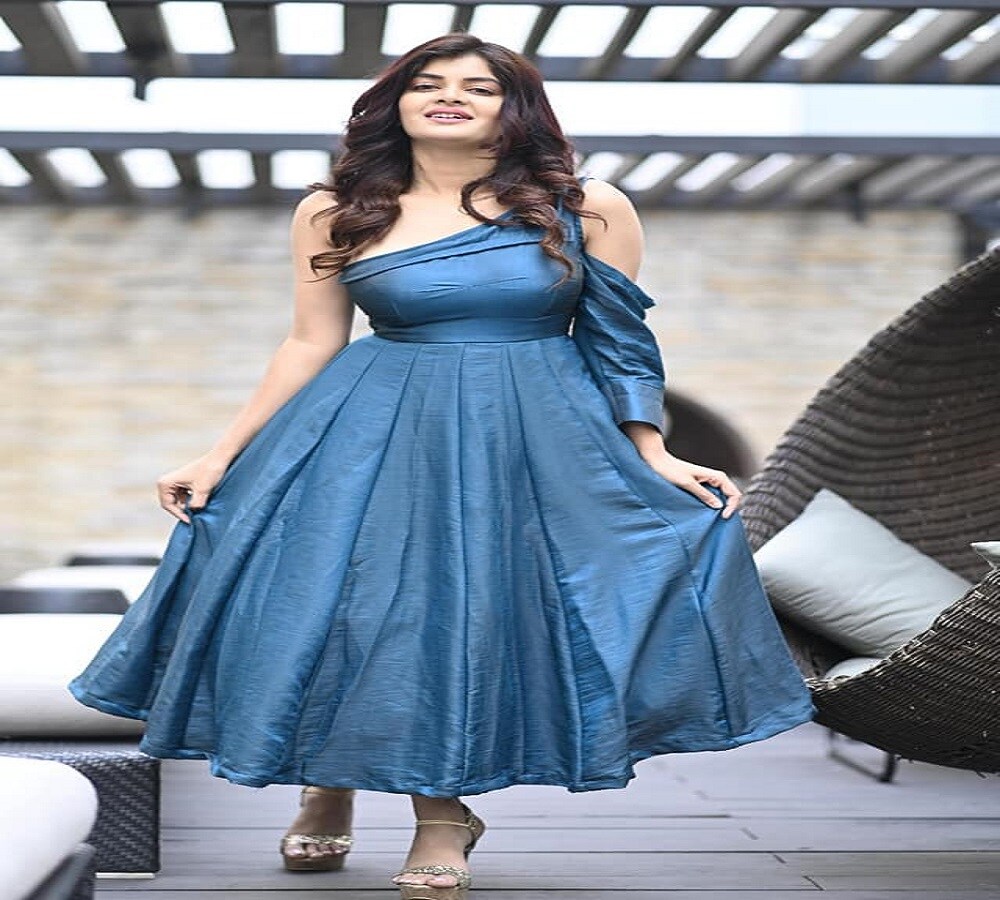 ইদানিং তিনি ব্যস্ত আছেন তার ছবি লভ আজকাল পরশু-র প্রমোশনে ৷ ছবি সৌজন্যে মধুমিতার ফেসবুক অ্যাকাউন্ট ৷ ইদানিং তিনি ব্যস্ত আছেন তার ছবি লভ আজকাল পরশু-র প্রমোশনে ৷ ছবি সৌজন্যে মধুমিতার ফেসবুক অ্যাকাউন্ট ৷