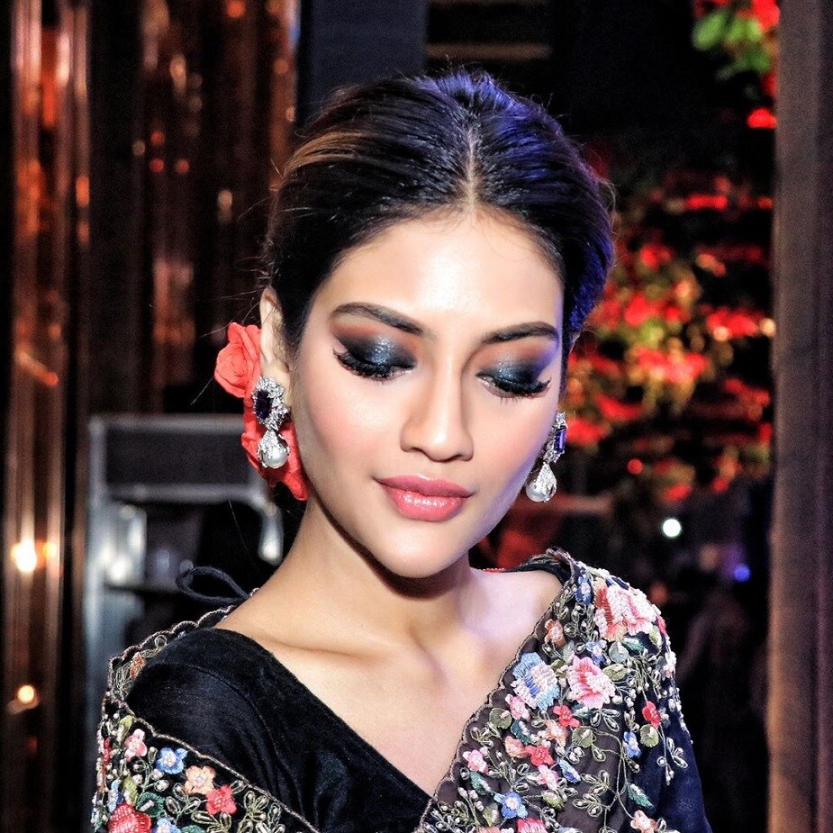 নুসরত সমান দক্ষতার সঙ্গে সামলাচ্ছেন ঘর সংসার ও কাজ। তাঁর মিষ্টি স্বভাবের জন্য তিনি সকলেরই খুব প্রিয়। photo source Instagram নুসরত সমান দক্ষতার সঙ্গে সামলাচ্ছেন ঘর সংসার ও কাজ। তাঁর মিষ্টি স্বভাবের জন্য তিনি সকলেরই খুব প্রিয়। photo source Instagram