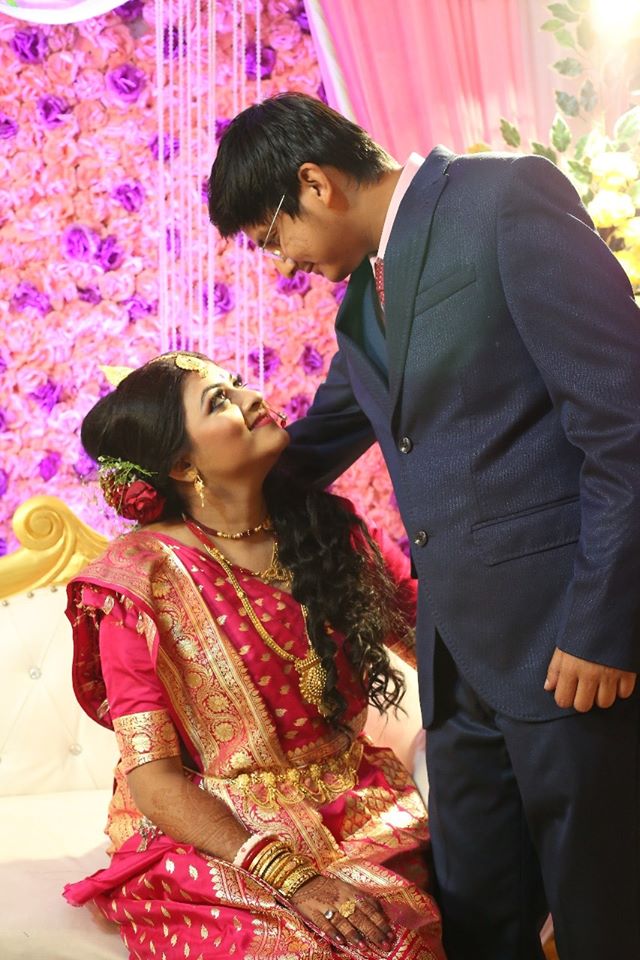 • মেহেন্দি, আইবুড়ো ভাত থেকে বিয়ে... সমস্ত ছবিই নায়িকা শেয়ার করলেন সোশ্যাল মিডিয়ায় ৷ ছবি: ফেসবুকের সৌজন্যে ৷ • মেহেন্দি, আইবুড়ো ভাত থেকে বিয়ে... সমস্ত ছবিই নায়িকা শেয়ার করলেন সোশ্যাল মিডিয়ায় ৷ ছবি: ফেসবুকের সৌজন্যে ৷